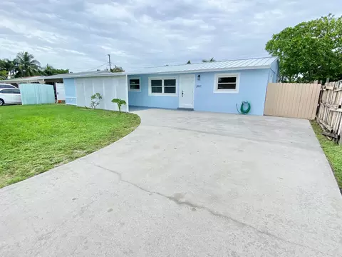 2837 Floweva St, Palm Springs, FL 33406