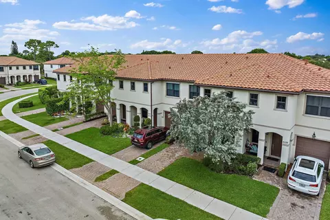 6141 Bangalow Dr, Lake Worth, FL 33463