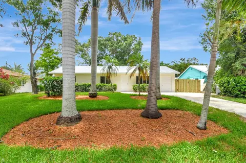 4855 Dolphin Dr, Lake Worth, FL 33463