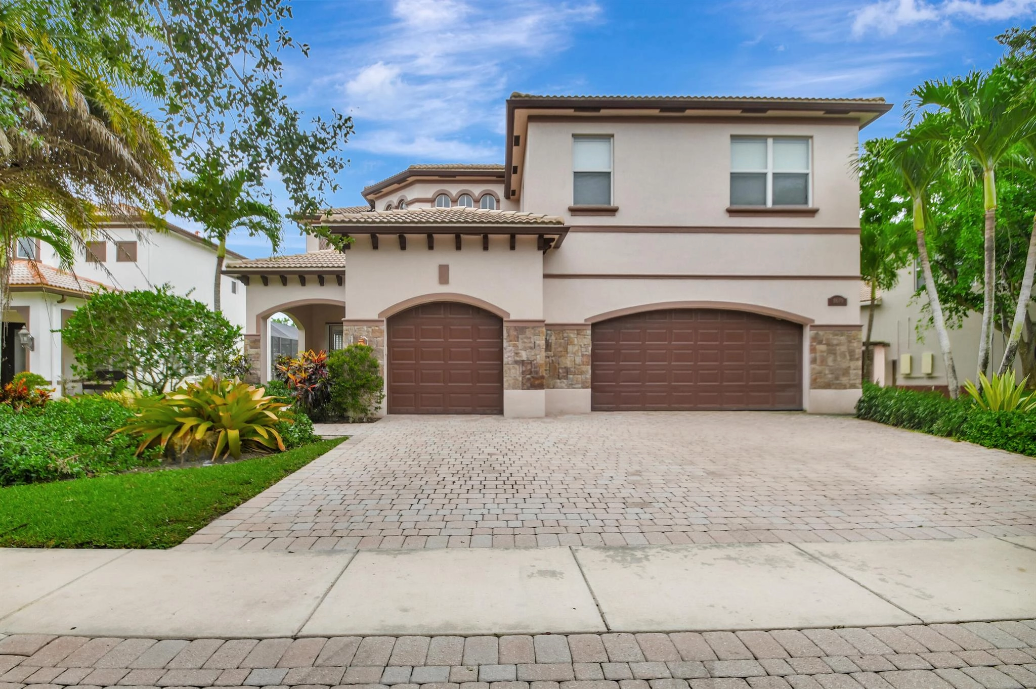 8679 Cobblestone Pt Cir  