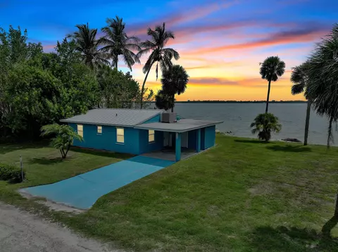 9200 44th Ave, Sebastian, FL 32958