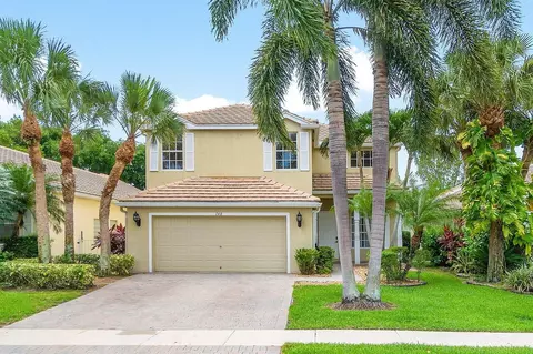140 Canterbury Pl, Royal Palm Beach, FL 33414