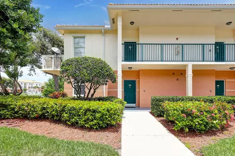 9102 W Myrtlewood Cir W, Palm Beach Gardens, FL 33418