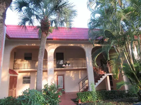 471 Lake Frances Dr, West Palm Beach, FL 33411