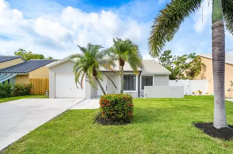 6032 Strawberry Lakes Cir, Lake Worth, FL 33463