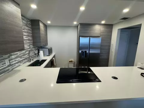 2500 Parkview #910, Hallandale Beach, FL 33009