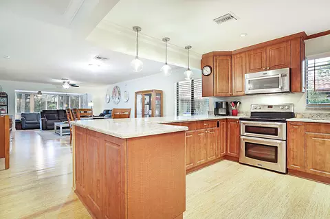 135 SE 7th, Deerfield Beach, FL 33441