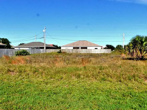517 SW Halden Ave, Port St Lucie, FL 34953