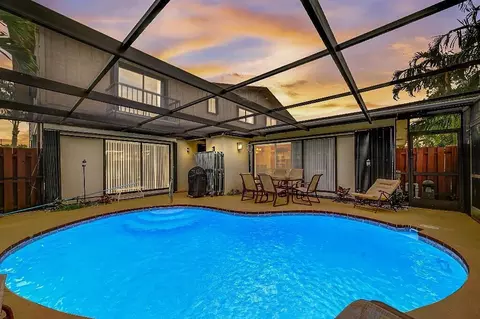 4165 N Landar Dr, Lake Worth, FL 33463