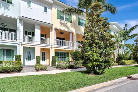 3012 Franklin Pl, Palm Beach Gardens, FL 33418