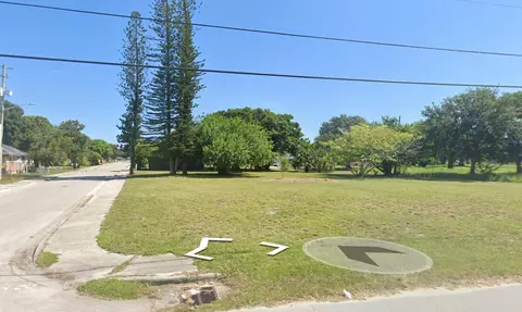 1308 Avenue I Ave, Fort Pierce, FL 34950