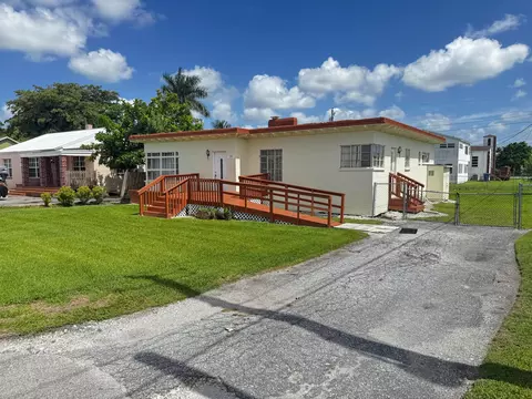 124 NW Ave E, Belle Glade, FL 33430