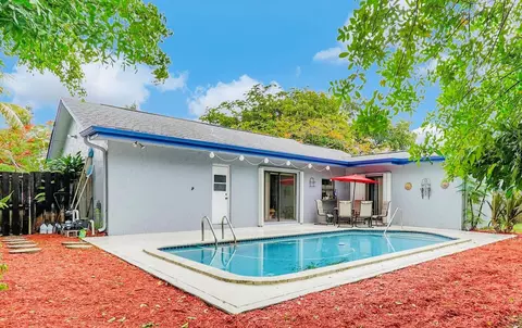 741 NW 84th Ave, Pembroke Pines, FL 33024