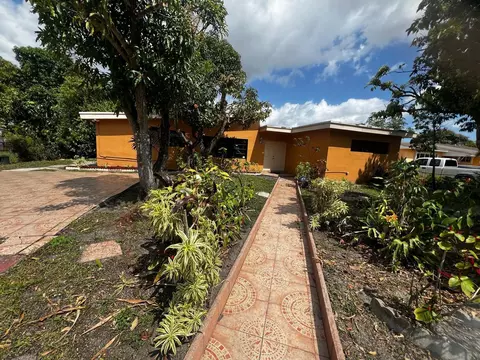 2025 NW 185th St, Miami Gardens, FL 33056