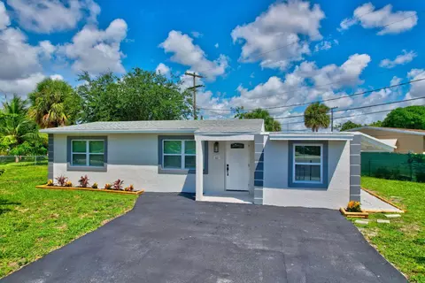 930 SW 11 Ave, Delray Beach, FL 33444