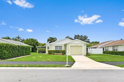 1271 Slash Pine Cir, West Palm Beach, FL 33409