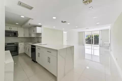 198 NW 67th #302, Boca Raton, FL 33487