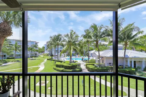 224 Bay Colony Dr N, Juno Beach, FL 33408
