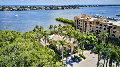 1200 Scotia Dr #405, Hypoluxo, FL 33462
