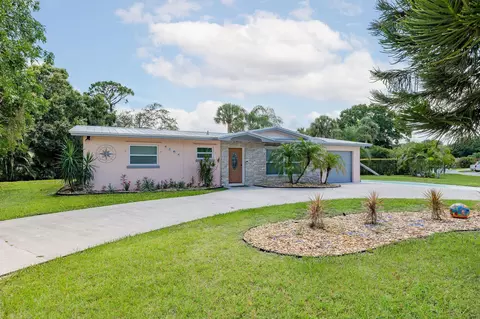 5495 Mcdonnell Dr, Fort Pierce, FL 34951