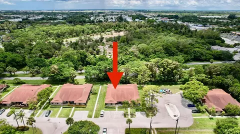 4272 Woodstock Dr #D, West Palm Beach, FL 33409
