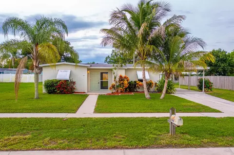 180 SE Solaz Ave, Port Saint Lucie, FL 34983