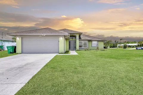 1591 SE Airoso Blvd, Port Saint Lucie, FL 34983