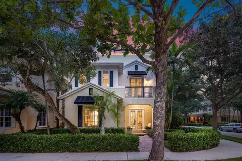 137 Sugarberry Dr, Jupiter, FL 33458