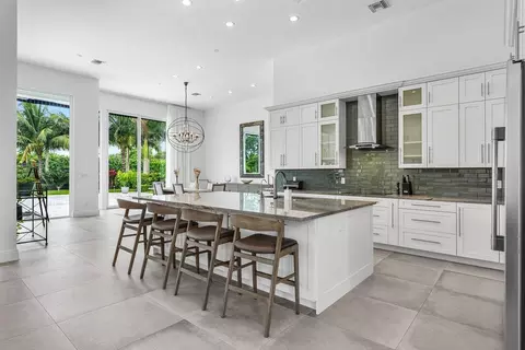 4824 Bocaire Blvd, Boca Raton, FL 33487