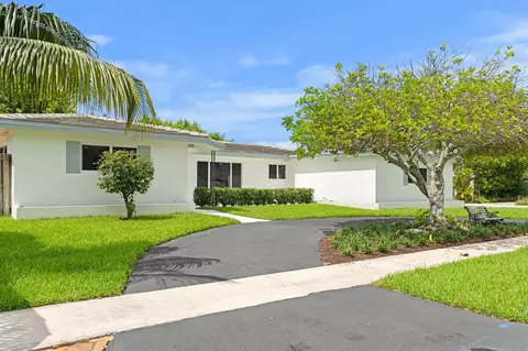 300 NE 24th St, Boca Raton, FL 33431