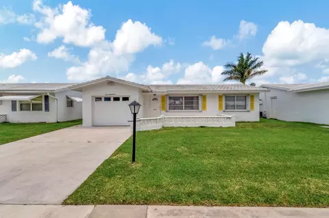 721 SW 18th St, Boynton Beach, FL 33426