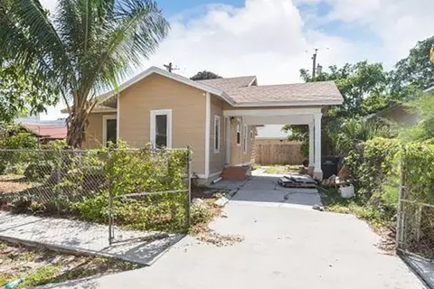 416 Lilac Ct, West Palm Beach, FL 33407