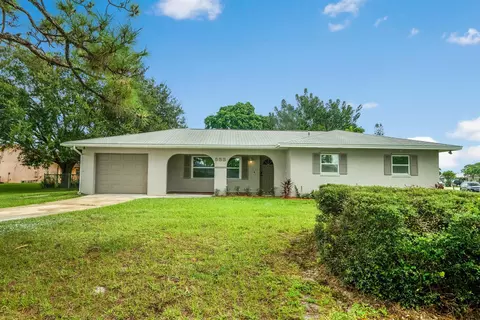 533 SE Keyes St, Port Saint Lucie, FL 34983