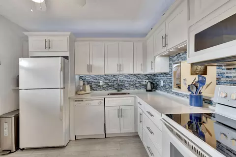 829 Camino #210-C, Delray Beach, FL 33445