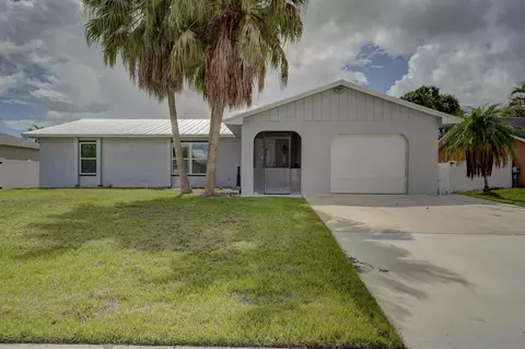 1917 SE Floresta Dr, Port Saint Lucie, FL 34983
