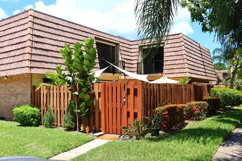 643 Springdale, Palm Springs, FL 33461