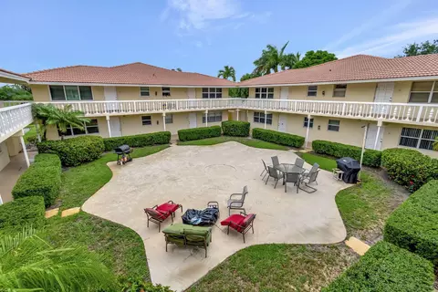 9480 S Military Trl #4D, Boynton Beach, FL 33436