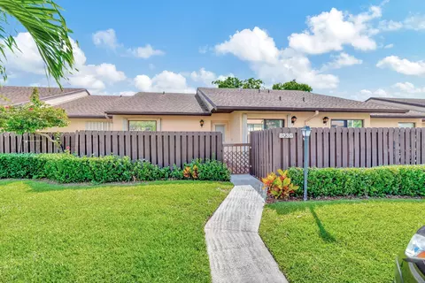 823 Sky Pine Way #G, Greenacres, FL 33415
