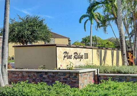 336 Pine Ridge Cir #D-1, Greenacres, FL 33463