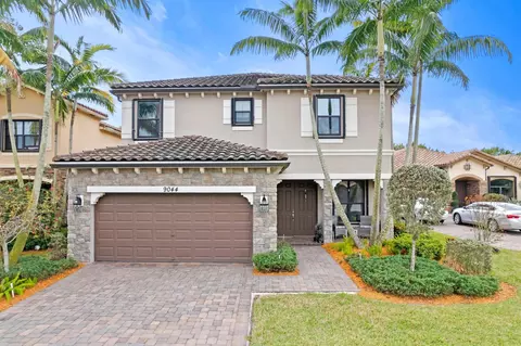 9044 Gulf Cove Dr, Lake Worth, FL 33467