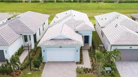 10141 SW Latium Way, Port Saint Lucie, FL 34987