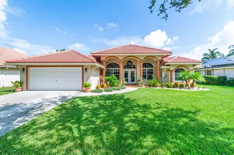 102 Jacaranda, Royal Palm Beach, FL 33411