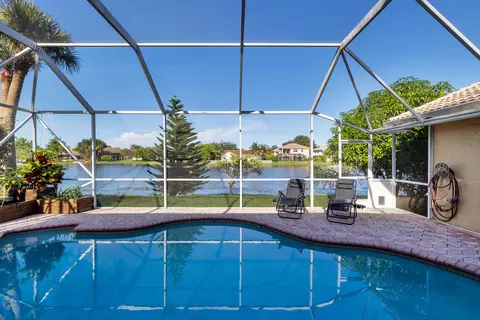 701 SW 94th Ter, Pembroke Pines, FL 33025