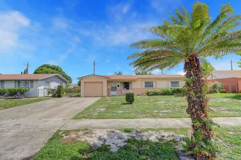 545 Palmetto Dr, Lake Park, FL 33403