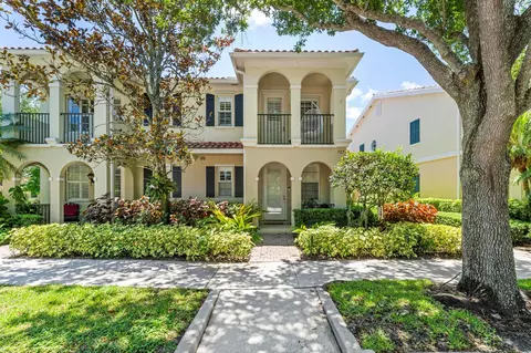 127 Rivinia Dr, Jupiter, FL 33458