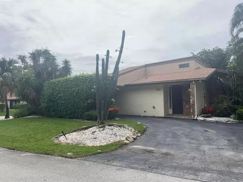 8002 Royal Palm Cir #67, Tamarac, FL 33321