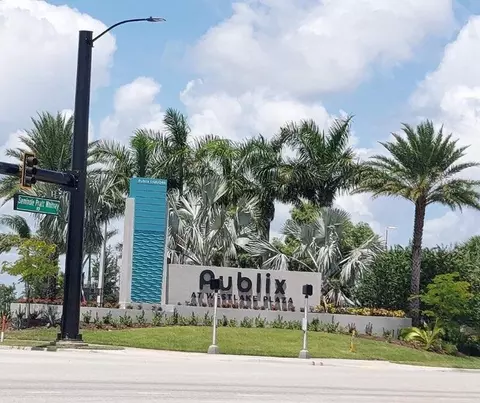 60 Th 60th St N, Loxahatchee, FL 33470