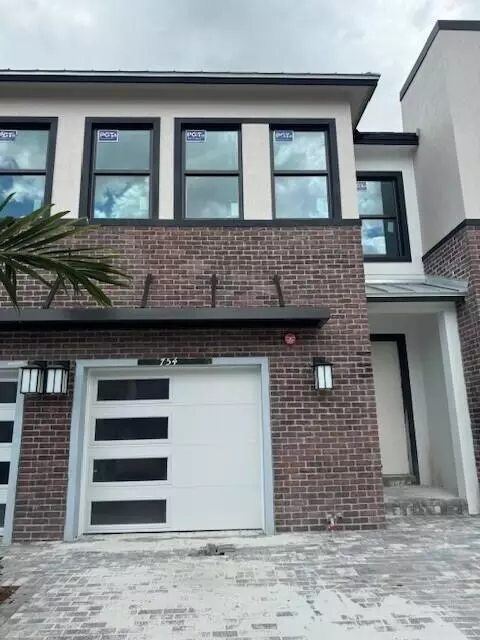 756 NW 82nd, Plantation, FL 33324