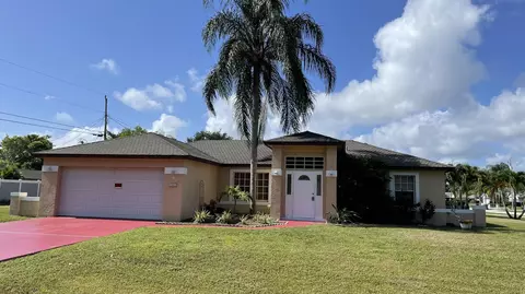 2802 SE Awin, Port Saint Lucie, FL 34952