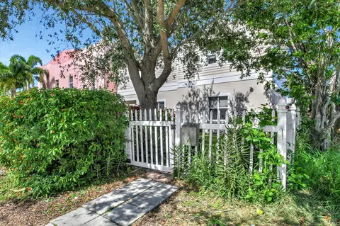 918 N Federal Hwy, Lake Worth Beach, FL 33460